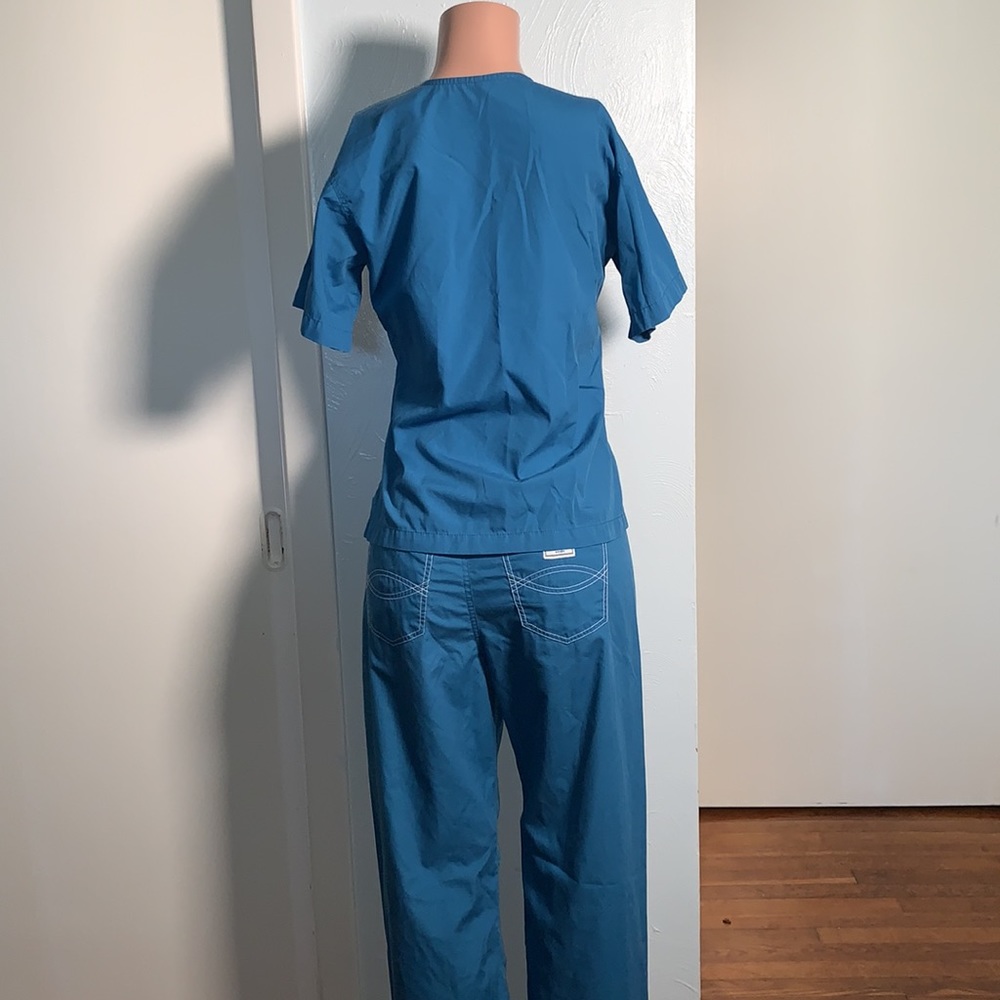 Scrub set - Picture 4 of 6